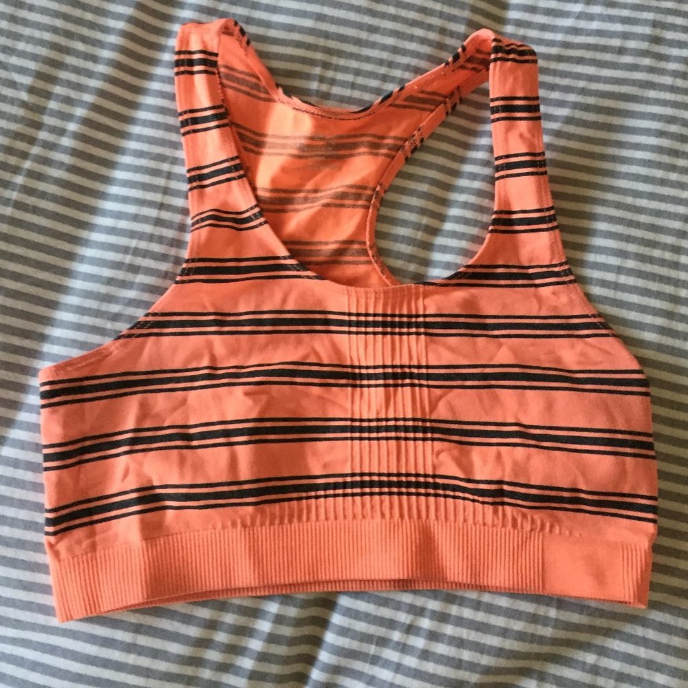 Danskin sports bra